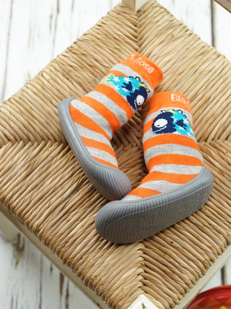 blade and rose fish shoes